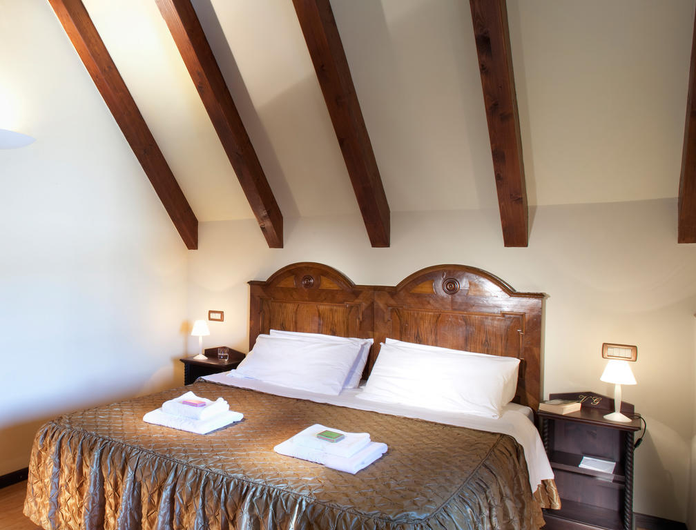 Hotel Villa Giulia Gargnano Habitación foto