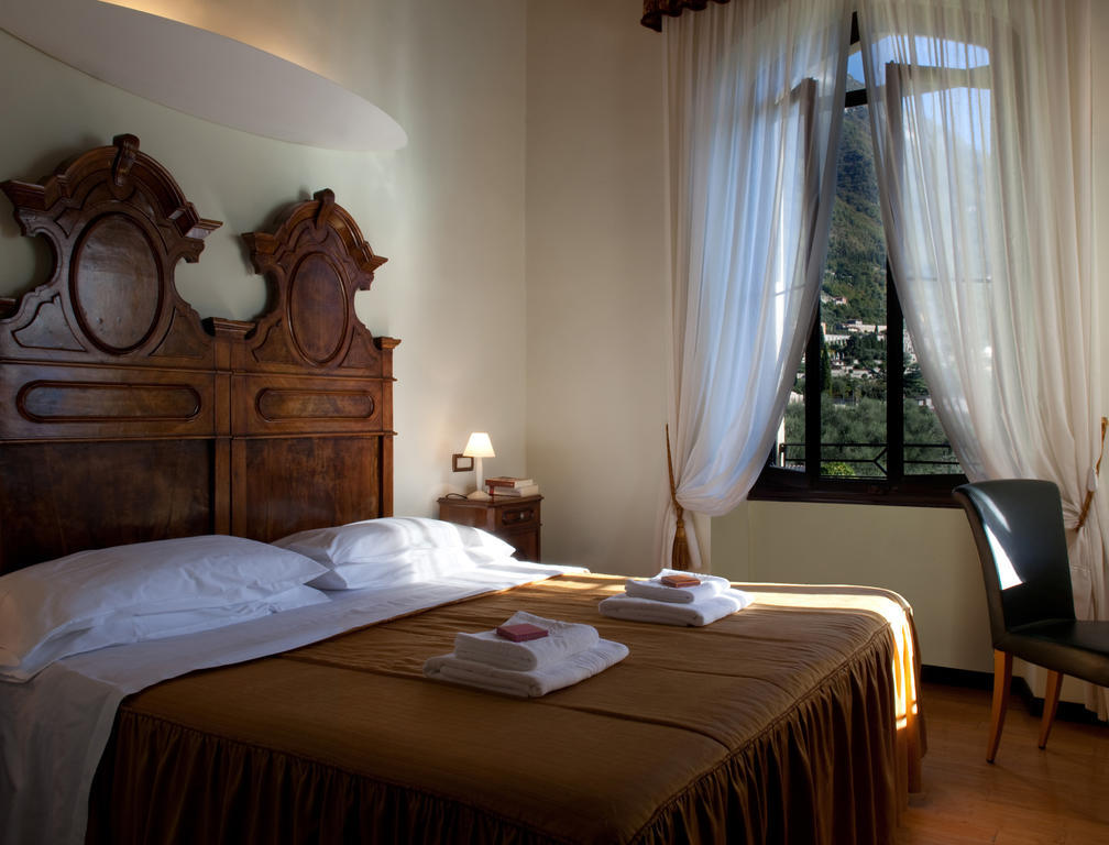 Hotel Villa Giulia Gargnano Habitación foto