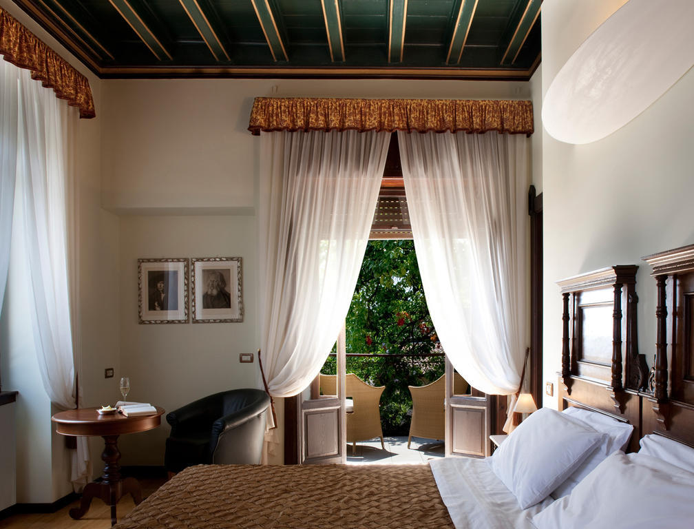 Hotel Villa Giulia Gargnano Habitación foto
